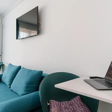 Zen Studio Beachfront & Sea View 아파트