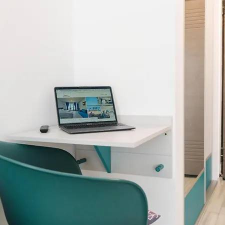 아파트 Zen Studio Beachfront & Sea View *