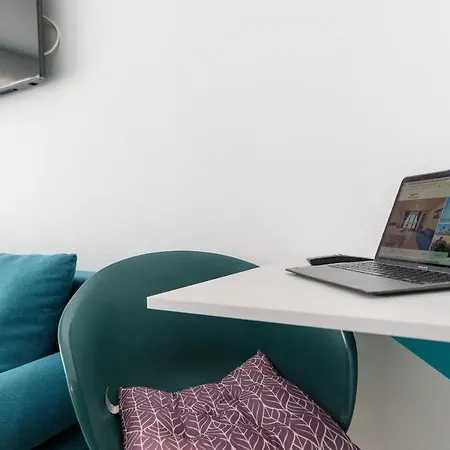 Zen Studio Beachfront & Sea View 아파트