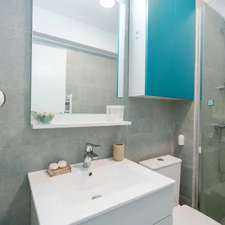 Zen Studio Beachfront & Sea View 아파트 *